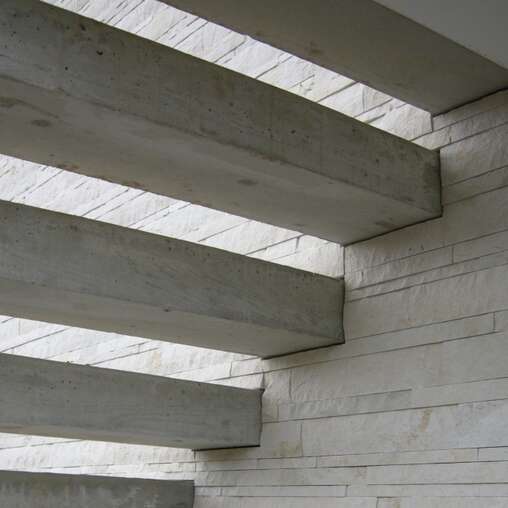 stoneface compact light Kompaktfassade mit Marmorriemchen Modulo Tala beige